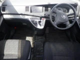 TOYOTA ISIS 1800cc 0