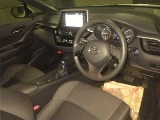 Toyota C-HR 6
