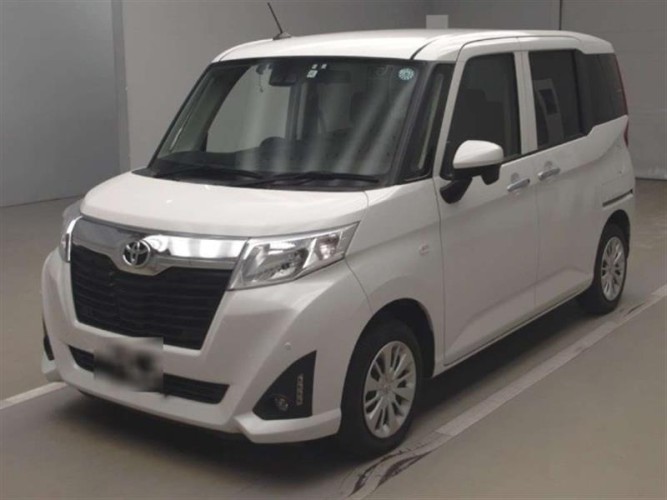 TOYOTA ROOMY 1000 cc