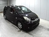TOYOTA ISIS 1800cc 2