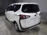 Toyota Sienta 3