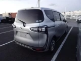 TOYOTA SIENTA 1500 cc 4